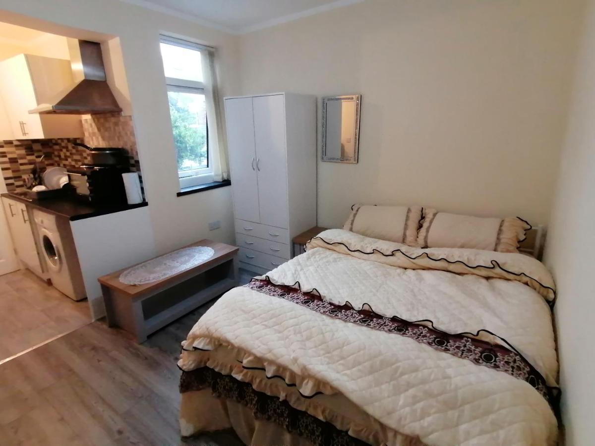 Self-Contained Studio Flat Bathrooms Kitchens Upgrade Locations To City Centre 15 Minutes Walking Distance Nottingham Universities Queen Hospitals City Hospitals 외부 사진